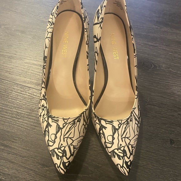 Nine West heels - never worn - Picture 1 of 2